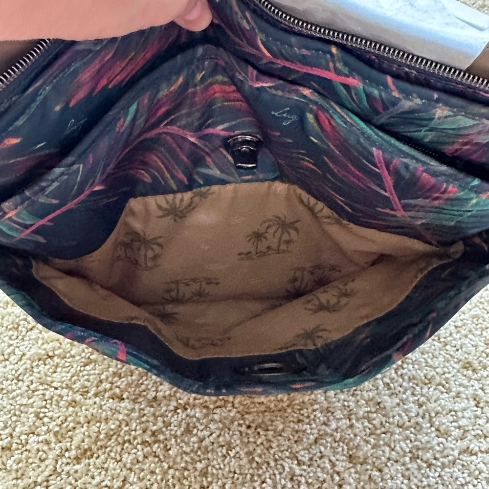 Lug Adagio Quilted Crossbody Shoulder‎ Bag Tropical Palm Print Travel Purse - Picture 6 of 6